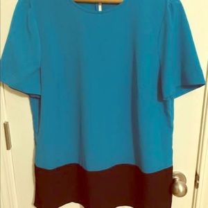 **SOLD** Ellen Tracy color-block Top Sz M